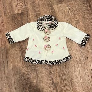 ❤️2/$15❤️5/$25❤️ YOUNG HEARTS | ivory/leopard trim fleece button up jacket